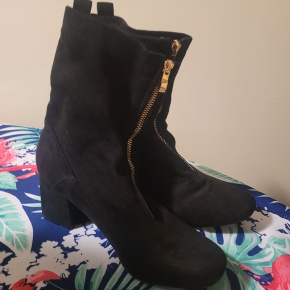 Black heels size 8 - Picture 2 of 2